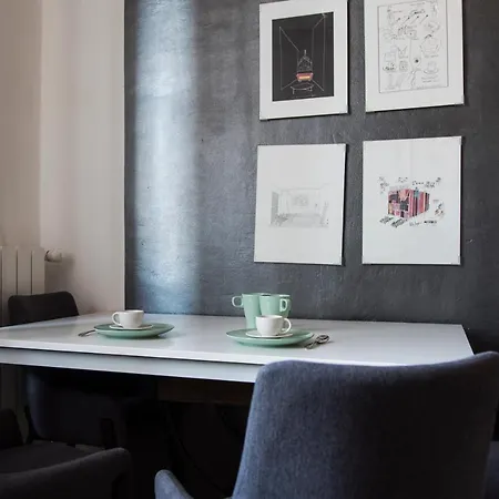 Apartment Youhosty - Correggio 12 Milan