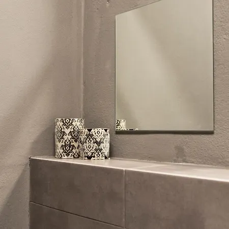 Youhosty - Correggio 12 Apartment *