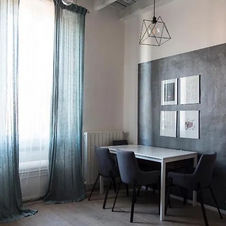 Youhosty - Correggio 12 Apartment *