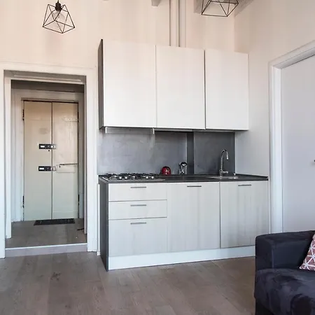 Apartment Youhosty - Correggio 12 Milan